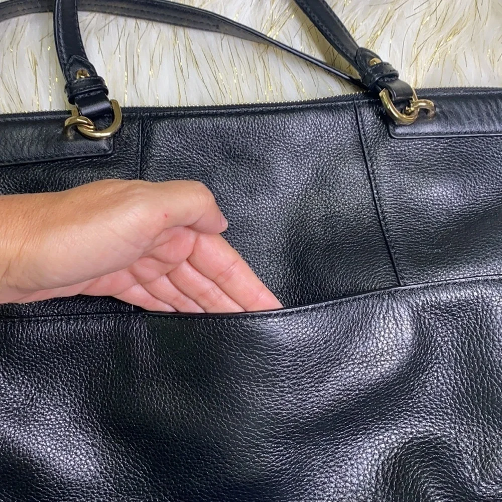 Michael Kors - Black Pebbled Leather Medium Bag